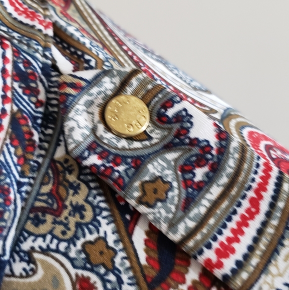 BCBG MaxAzria Women's Large blouse. - Picture 15 of 16